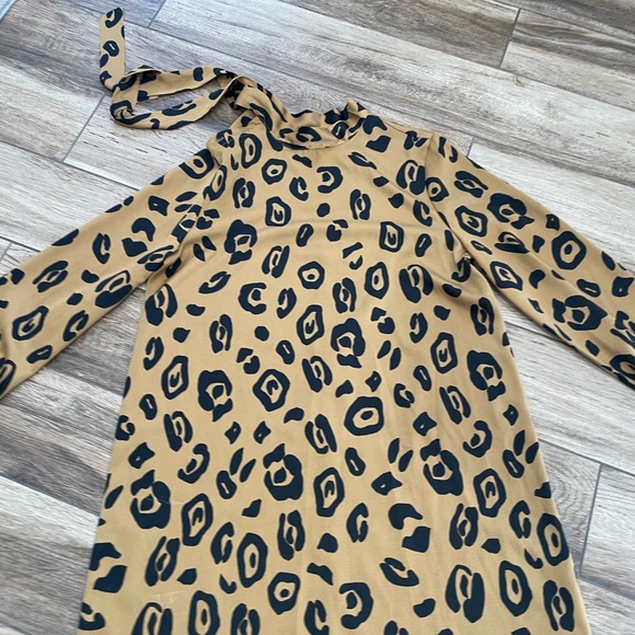 Who What Wear Leopard Print Blouse - Picture 5 of 8